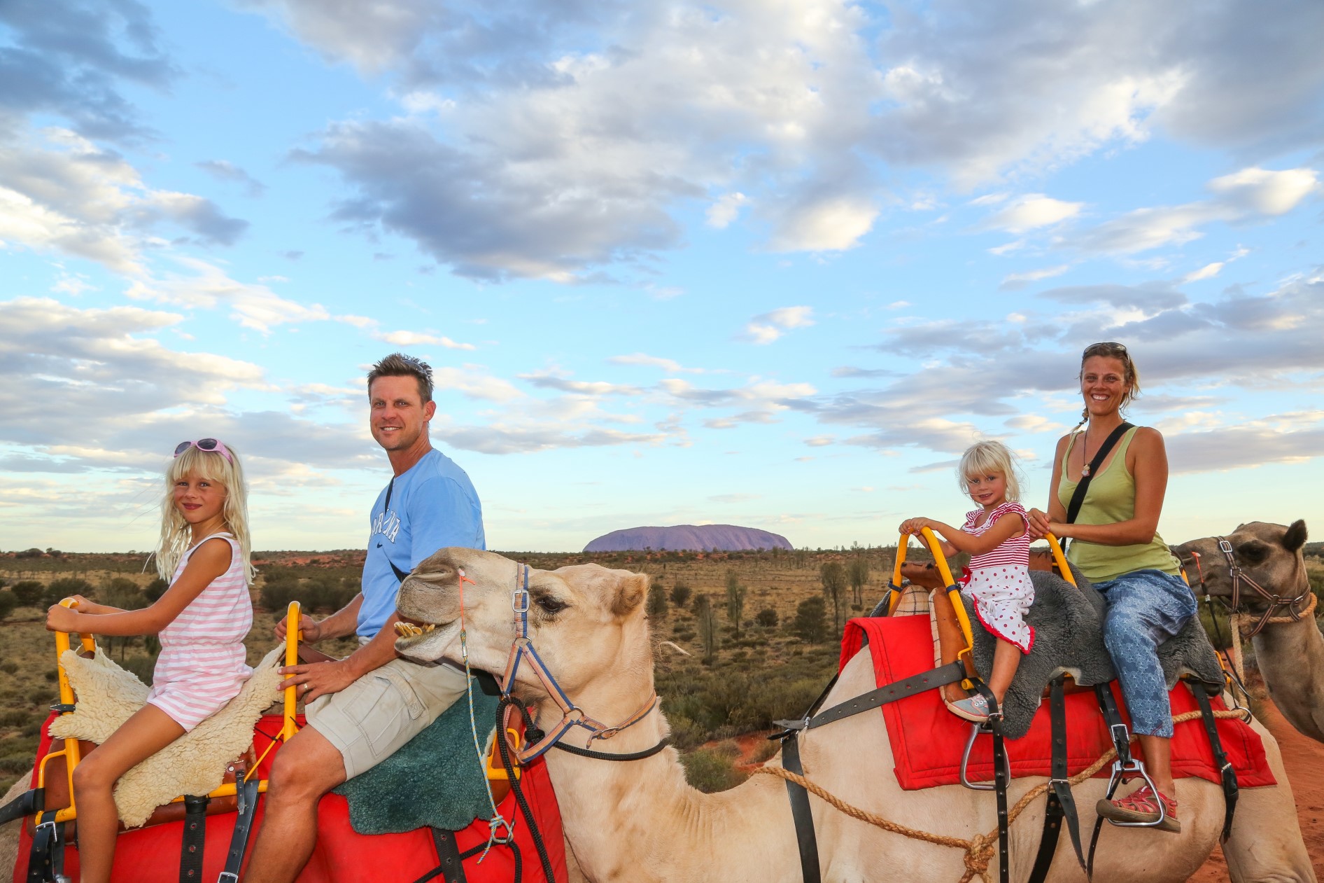Ytravel camel ride