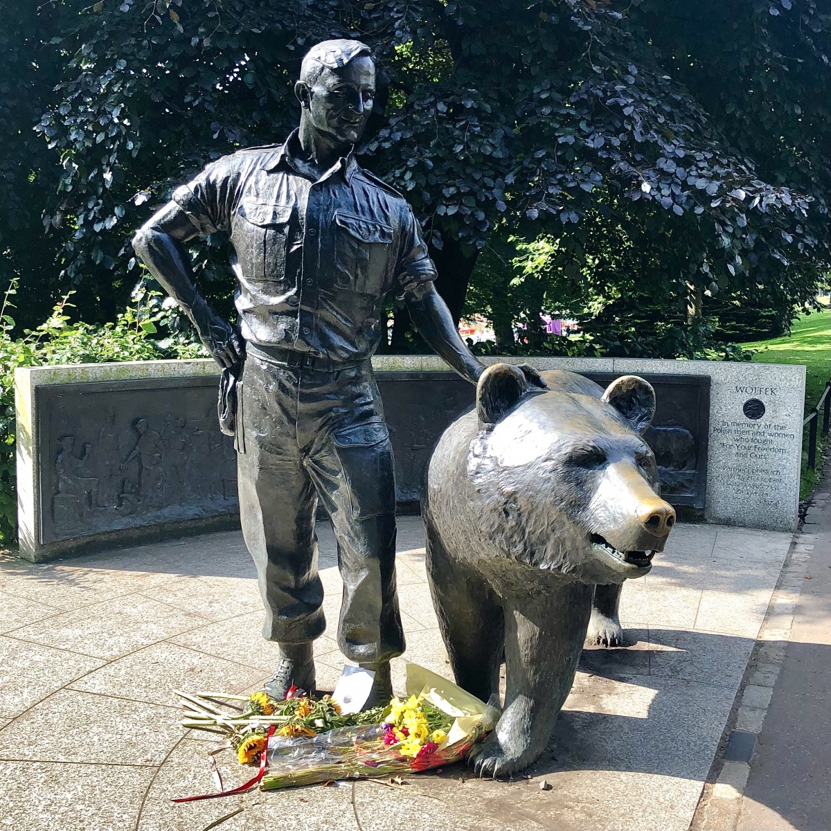 Wojtek The Soldier Bear Memorial