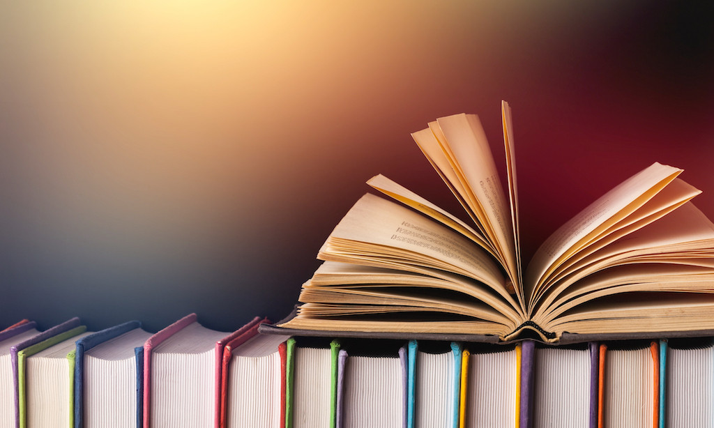 Books
https://pbs.twimg.com/media/EeH1XaEXoAAGtYL.jpg